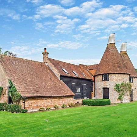 Court Lodge Oast 히스필드 외부 사진