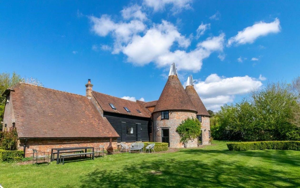 Court Lodge Oast 히스필드 외부 사진