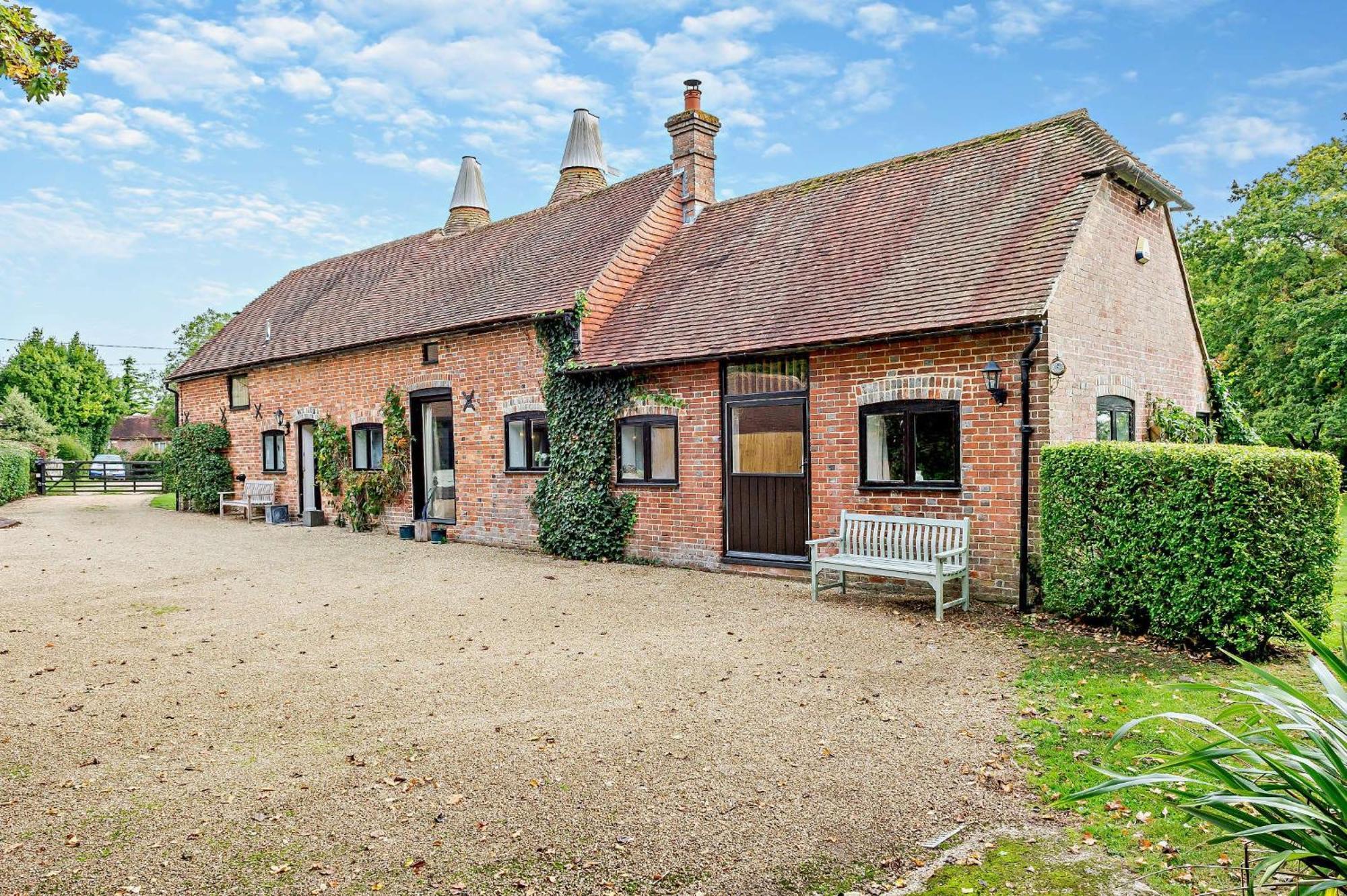 Court Lodge Oast 히스필드 외부 사진