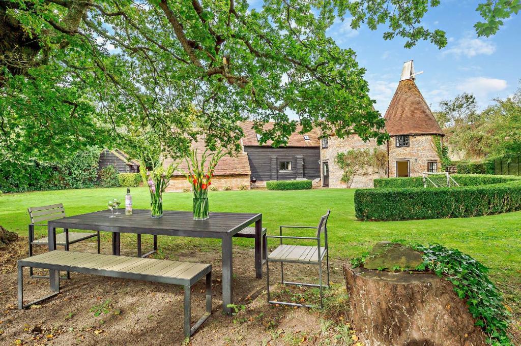 Court Lodge Oast 히스필드 외부 사진